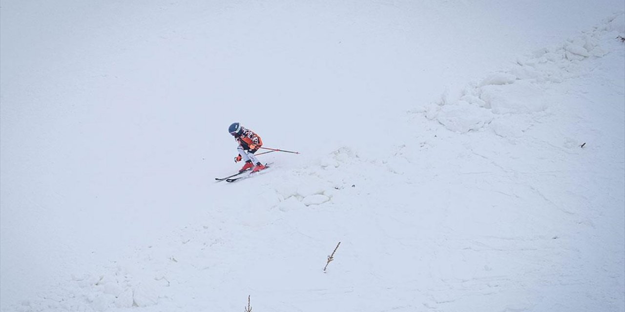 Kayak Merkezlerinde En Fazla Kar Kalınlığı 105 Santimetreyle Palandöken'de Ölçüldü