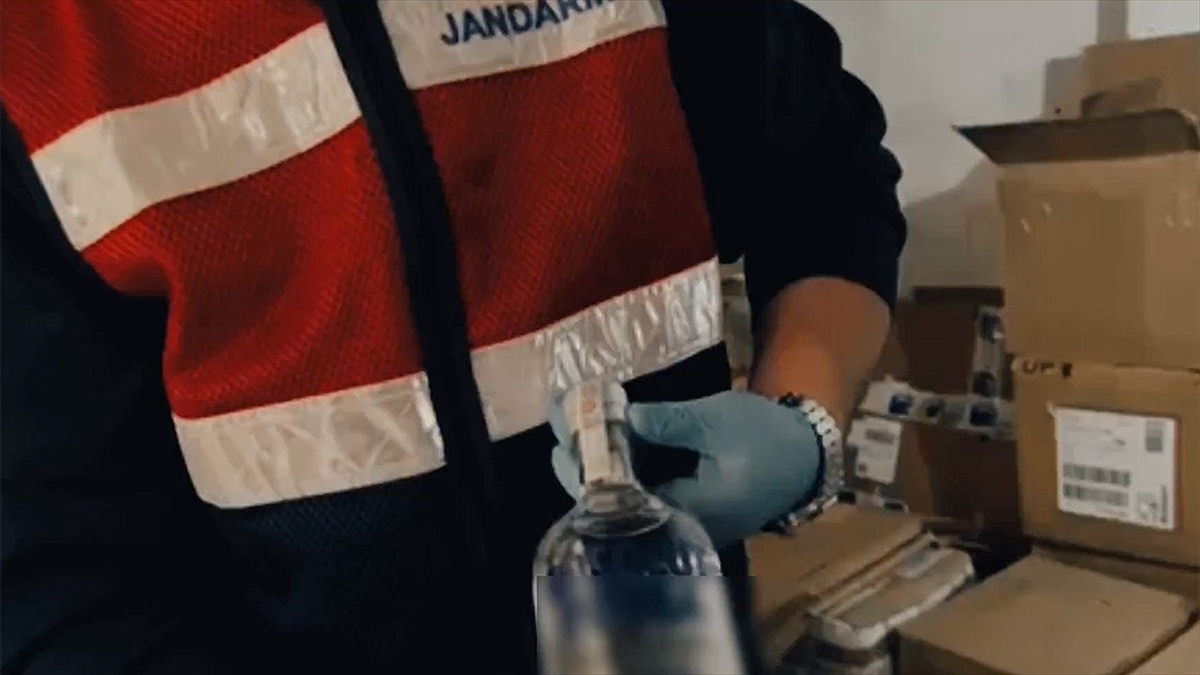 "Çengel-11" Operasyonlarında 40 Bin 388 Litre Sahte ve Etil Alkol Ele Geçirildi