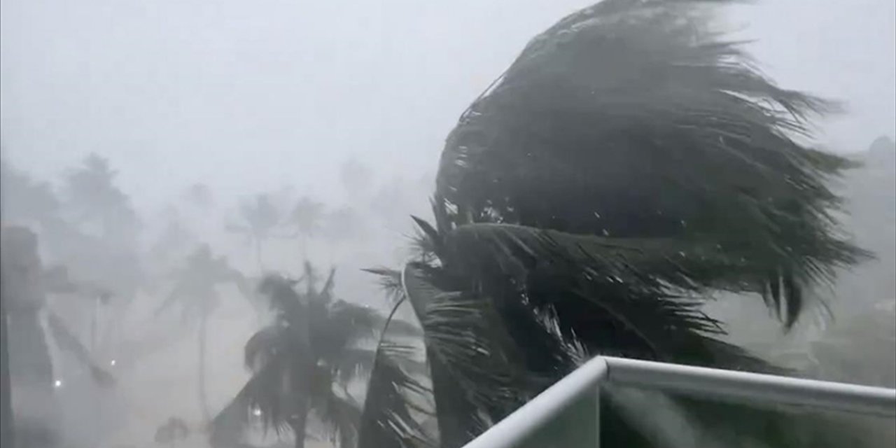 Kasırganın Vurduğu Fransız Kolonisi Mayotte'de Yüzlerce Can Kaybı Olabileceği Bildirildi