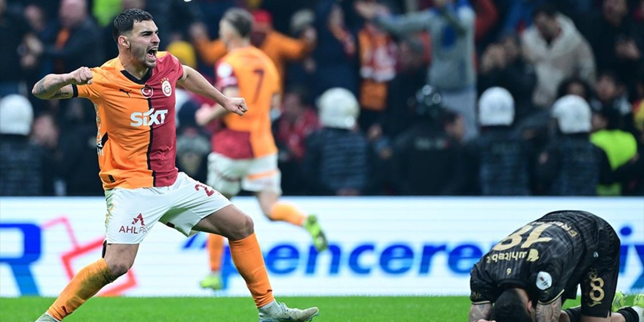 Galatasaray Konuk Ettiği Trabzonspor'u 4-3 Yendi