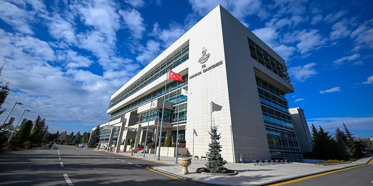 AYM Noterlerin Disiplin Cezalarına İlişkin Düzenlemeyi İptal Etti