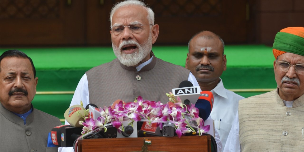 Hindistan'da Hükümetin Tüm Seçimlerin Aynı Anda Yapılması İçin Sunduğu Yasa Tasarısı Parlamentodan Geçemedi