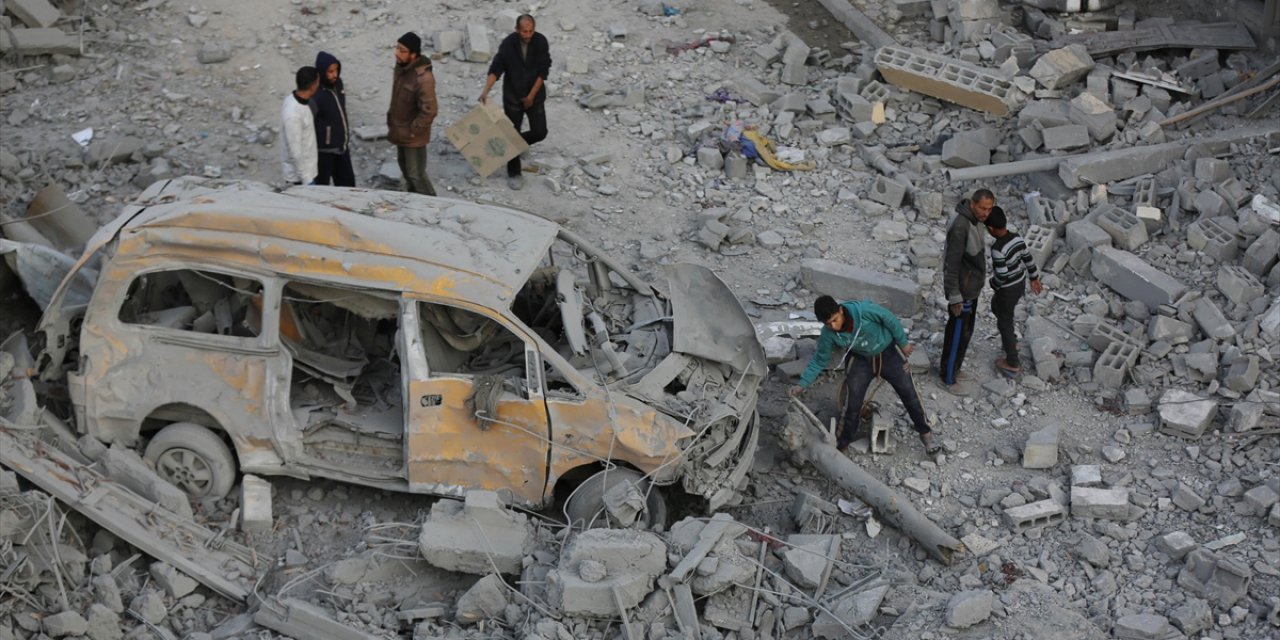 Hamas: Gazze'de Köpeklerin Cesetleri Parçalama Görüntüleri, İsrail Vahşetini Ortaya Koyuyor