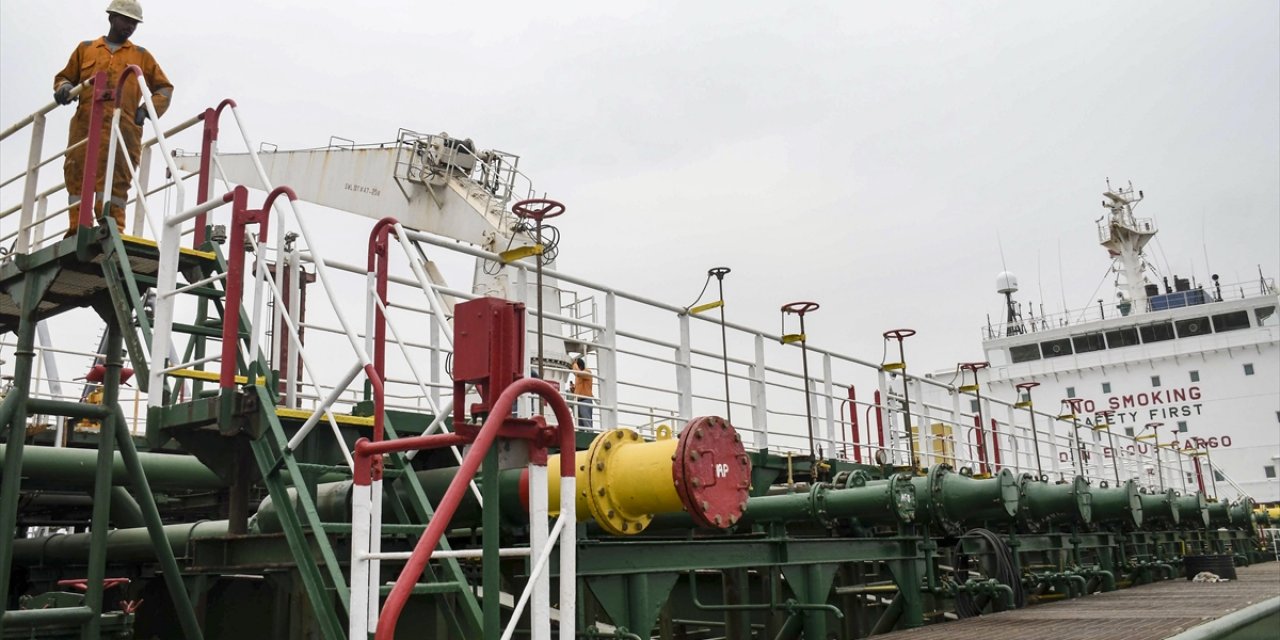 İngiltere, Rusya'nın "Gölge Filo" Gemilerine Yaptırım Kararı Aldı