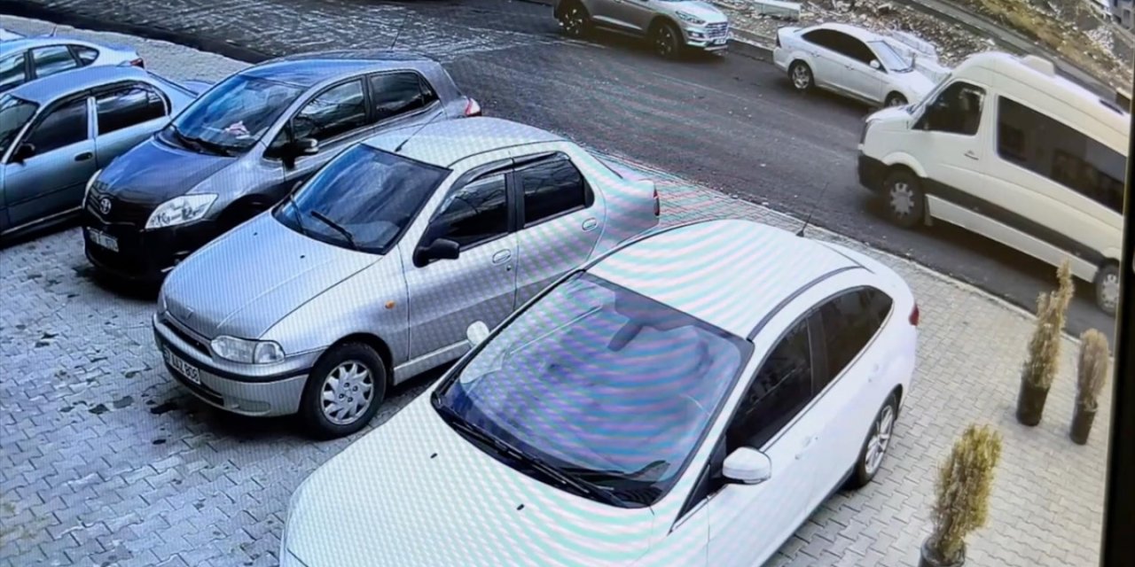 Çarptığı Öğrenciyi Ağır Yaralayan Servis Şoförünün "Düştü" Beyanı Kayıtlarla Çürütüldü