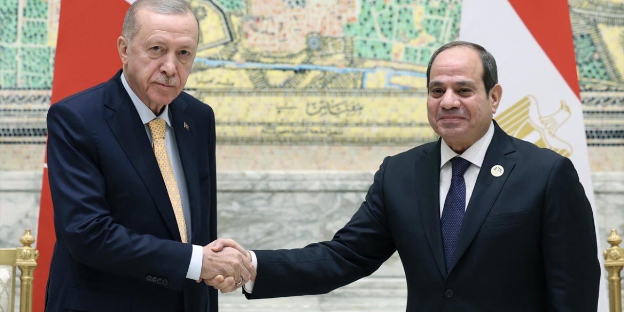Cumhurbaşkanı Erdoğan, Mısır Cumhurbaşkanı Sisi İle Görüştü