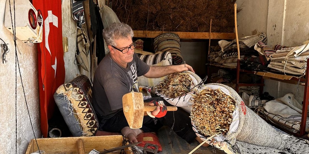 Adıyaman'da 46 Yıllık Semerci, Ata Yadigarı Mesleğinden Vazgeçemiyor