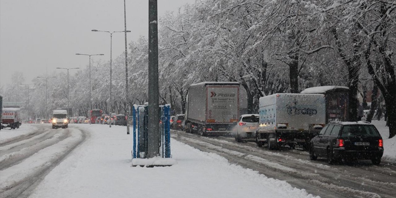 Balkanlarda Etkili Yoğun Kar, Hayatı Olumsuz Etkiledi