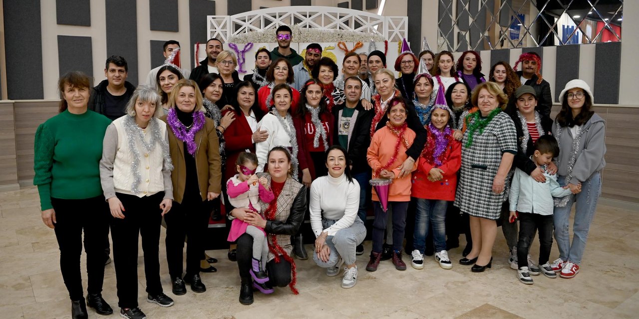 Kuşadası’nda Engelli Öğrenciler Yeni Yılı Erken Karşıladı