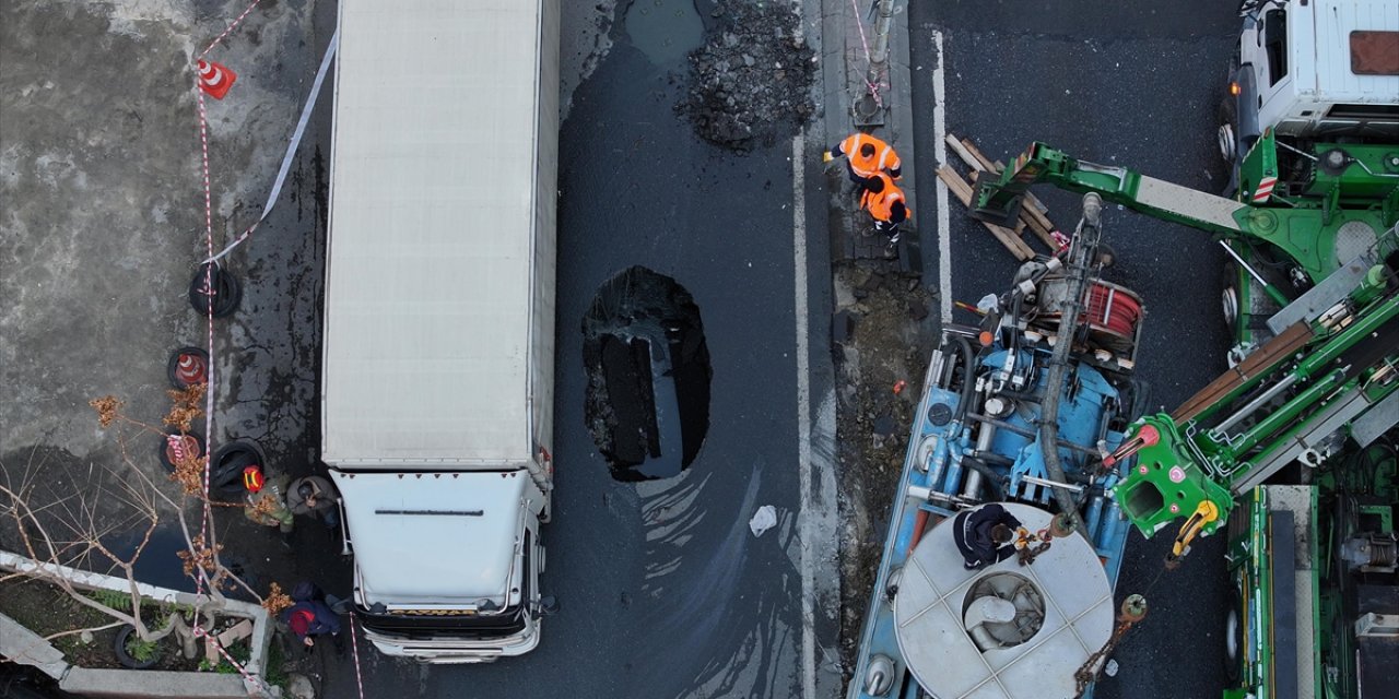 Güngören'de Aynı Yol İkinci Kez Çöktü
