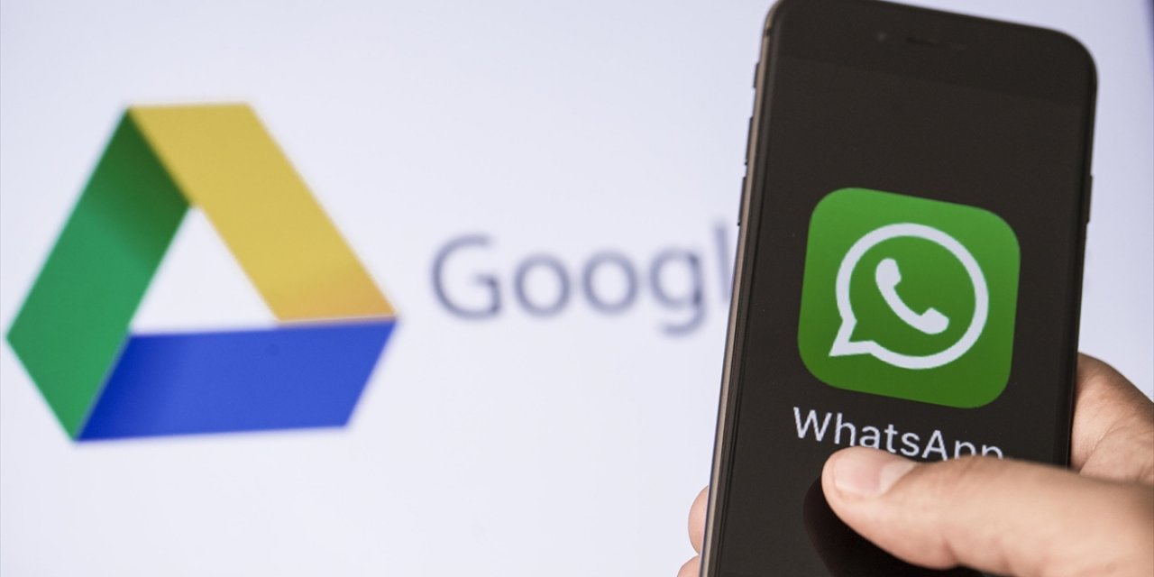 İran, Whatsapp ve Google Play’e Verilen Erişim İzninin Bazı Şartlara Bağlı Olduğunu Duyurdu