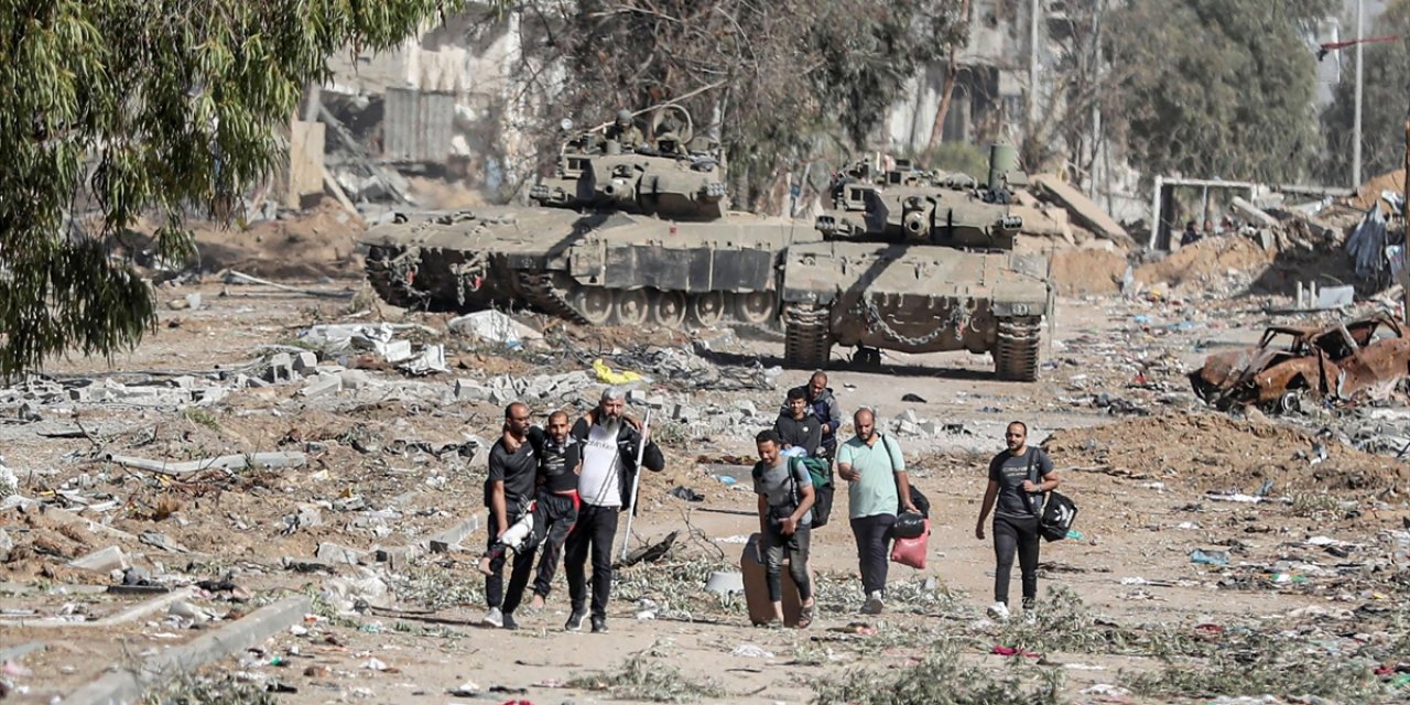 Gazze'deki Hükümet: İsrail Ordusu Gazze Şeridi'ni Yok Etmek İçin Patlayıcı Taşıyan Robotlar Kullanıyor