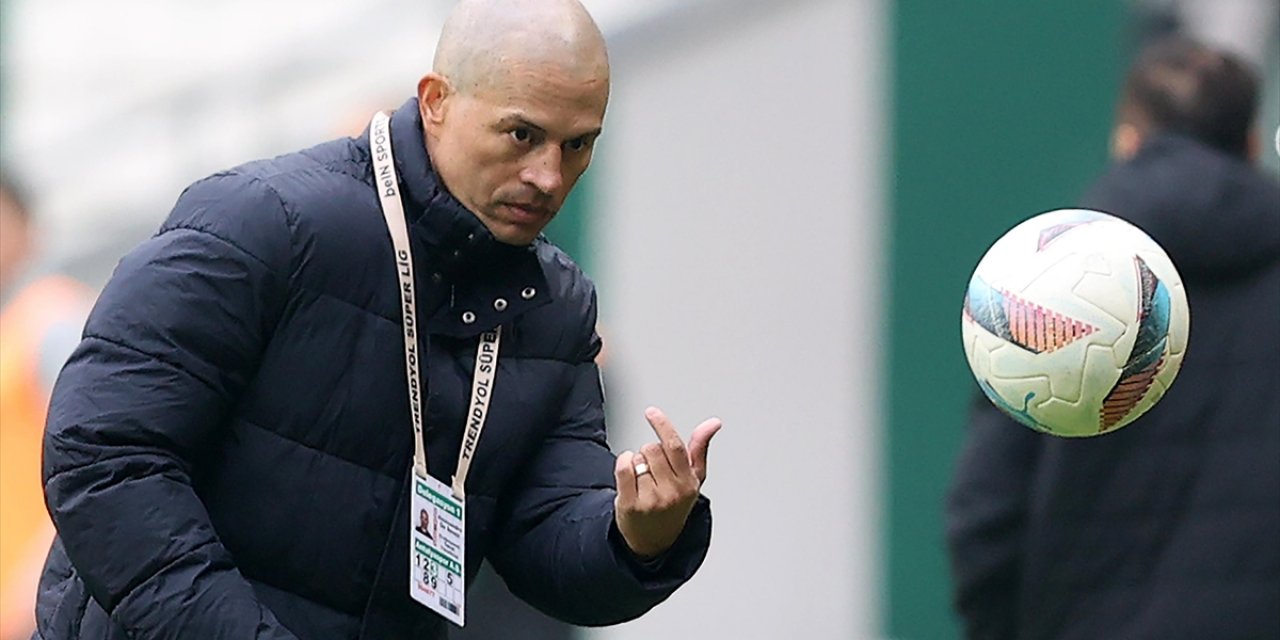 Alex'li Antalyaspor'u İlk Yarıda İç Saha Maçları Ayakta Tuttu