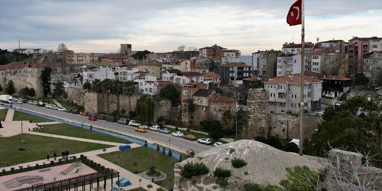 Tarihi Sinop Kalesi, Üzerindeki "Kalekondu"lardan Kurtarılacak
