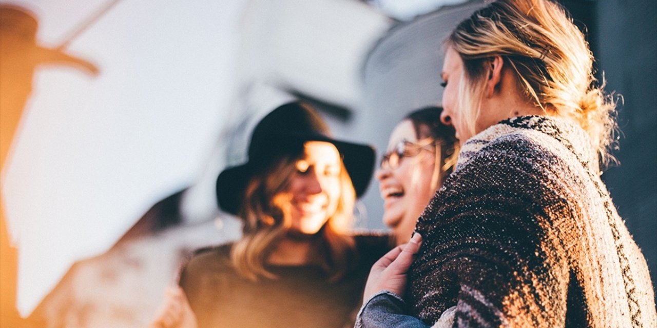 Dünyanın En Yüksek IQ'suna Sahip Kim, Dedikodunun Ruh Sağlığına İyi Geldiğini Savundu