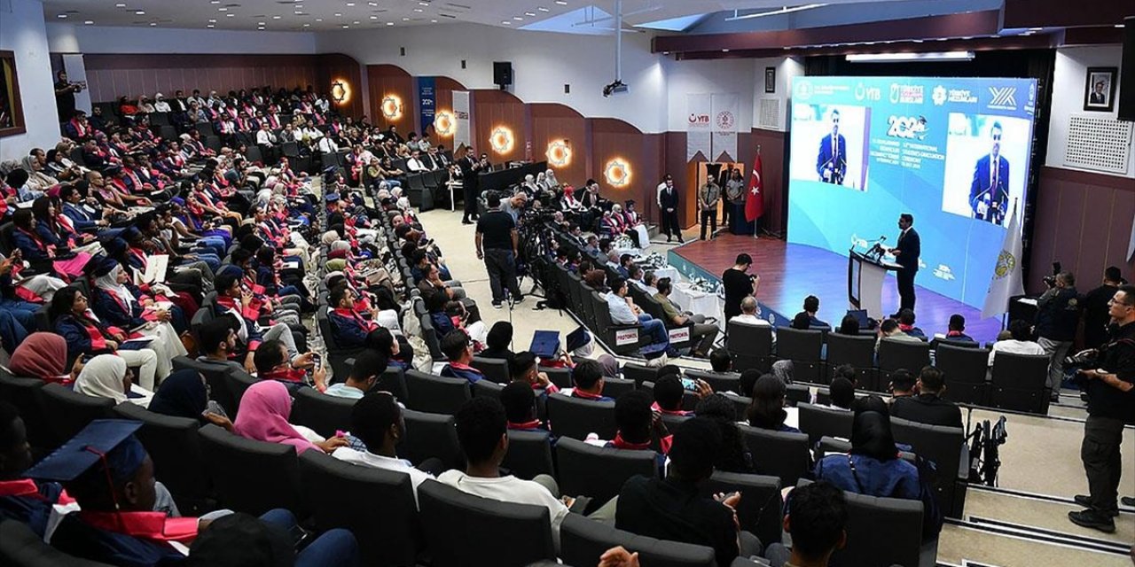 YTB, 2024'te Türkiye Bursları'na 171 Ülkeden 122 Bin Başvuru Aldı