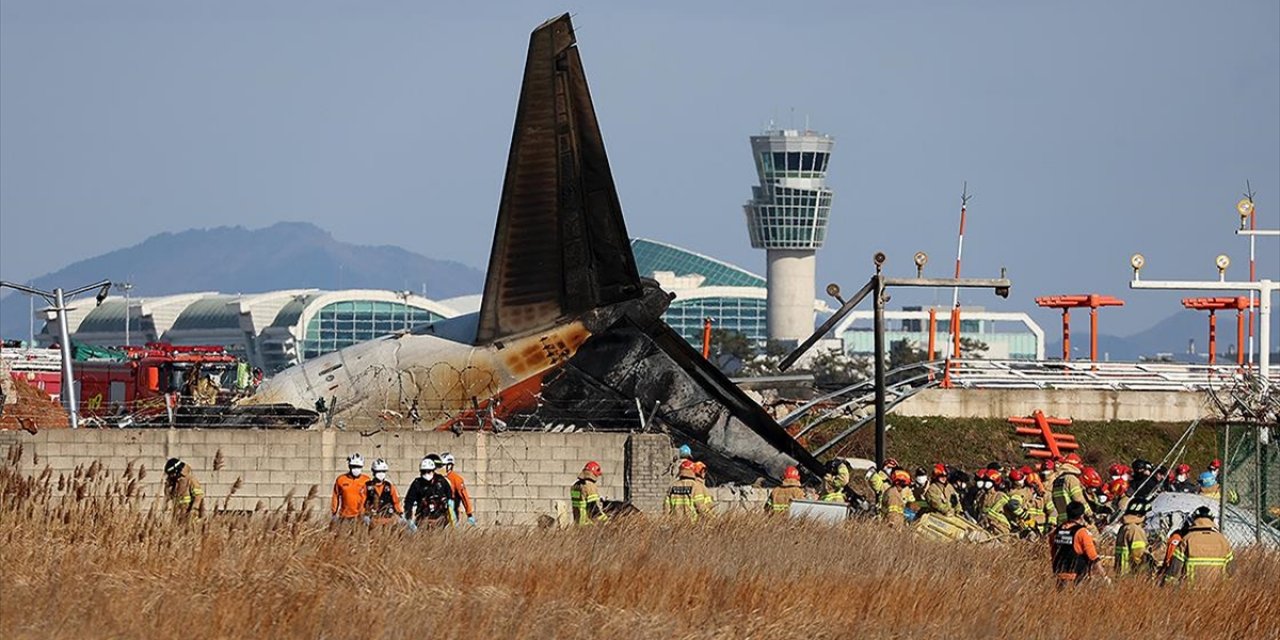 Dakika Dakika Güney Kore'de 179 Kişinin Öldüğü Uçak Kazası Anları
