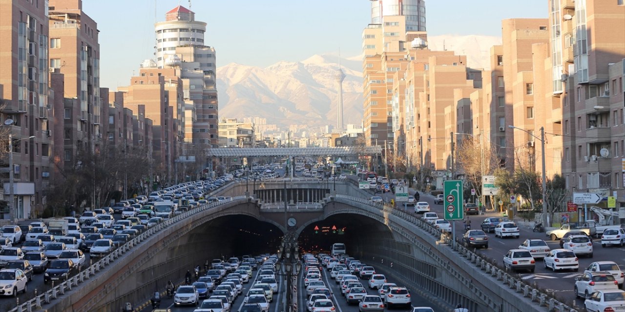 Tahran'da Enerji Tasarrufu Talimatlarına Uymayan 272 Devlet Dairesinin Doğal Gazı Kesildi