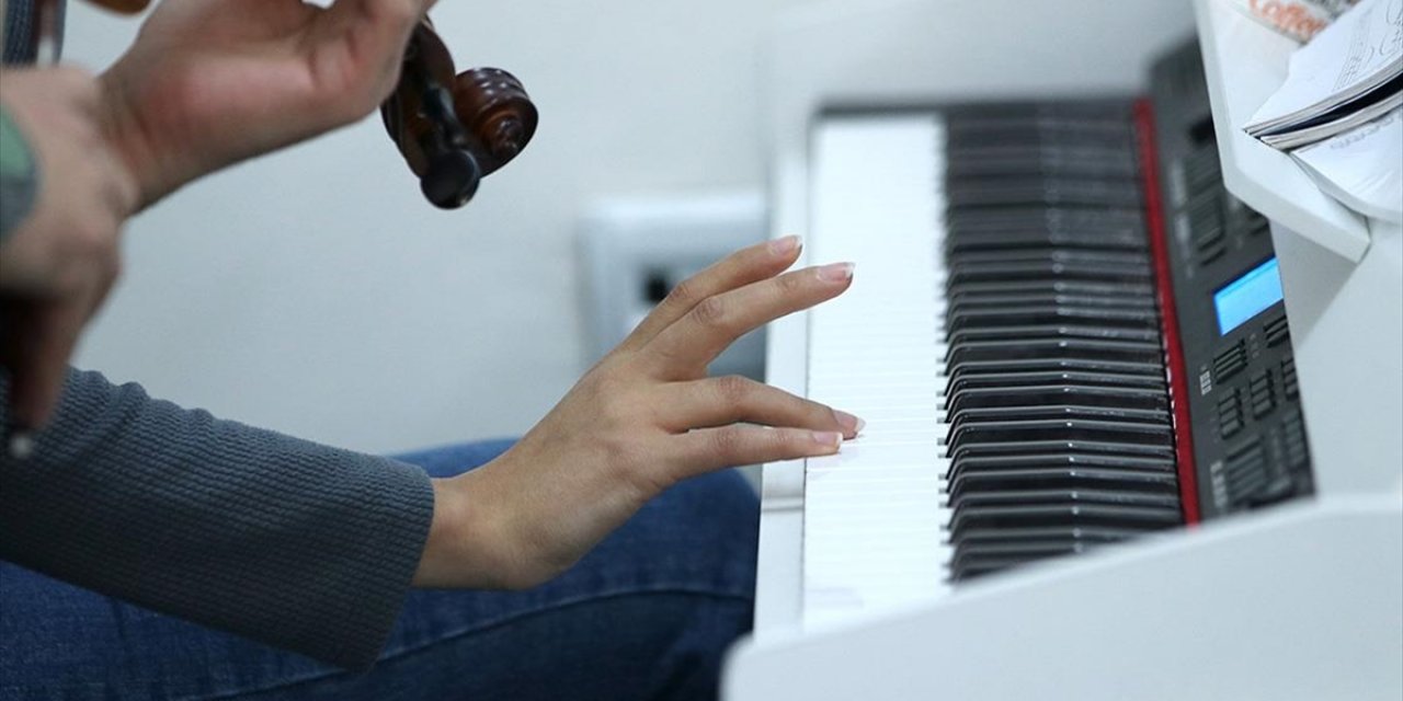 Gençlik Merkezleri Erzurum'da Sanattan Spora Gençlerin Buluşma Noktası Oluyor