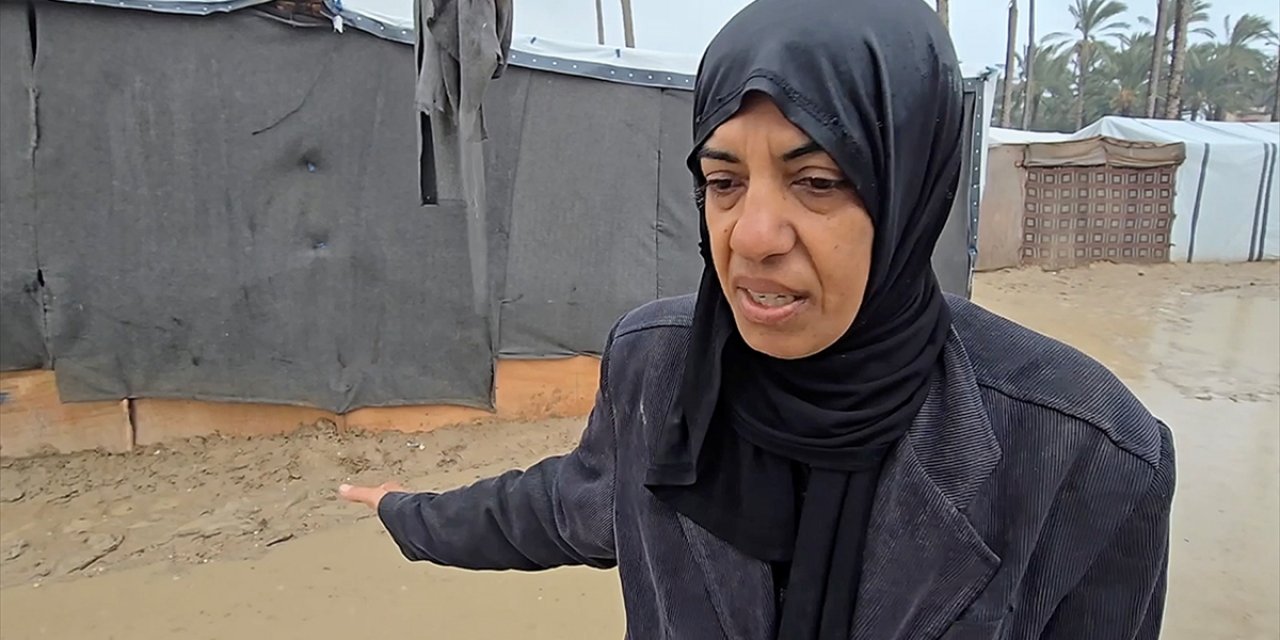 Çadırını Su Basan Gazzelli Anneden "kuru Bir Yerde Kalalım Yemek Bile İstemiyoruz" Feryadı