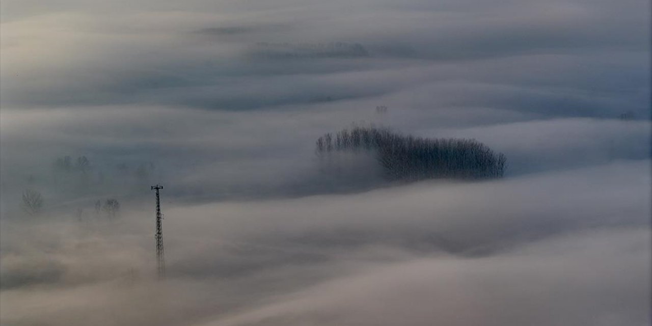 Düzce ve Karabük'te Sis Etkili Oldu