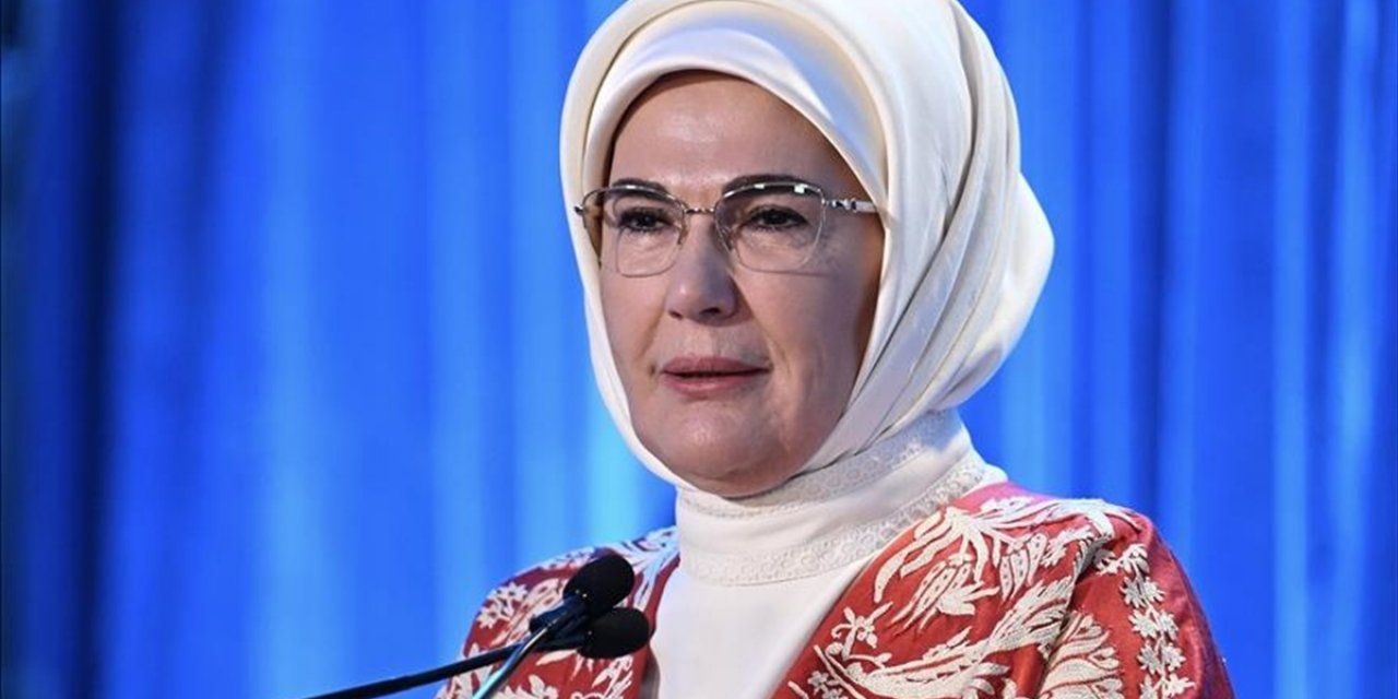 Emine Erdoğan, İslam Aleminin Regaip Kandili'ni Kutladı