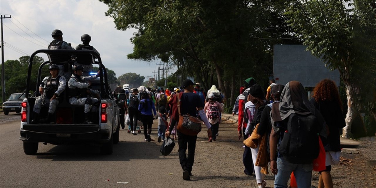 Meksika'dan Yola Çıkan 1500 Kişilik Yeni Göçmen Konvoyu ABD'ye Doğru Yola Çıktı