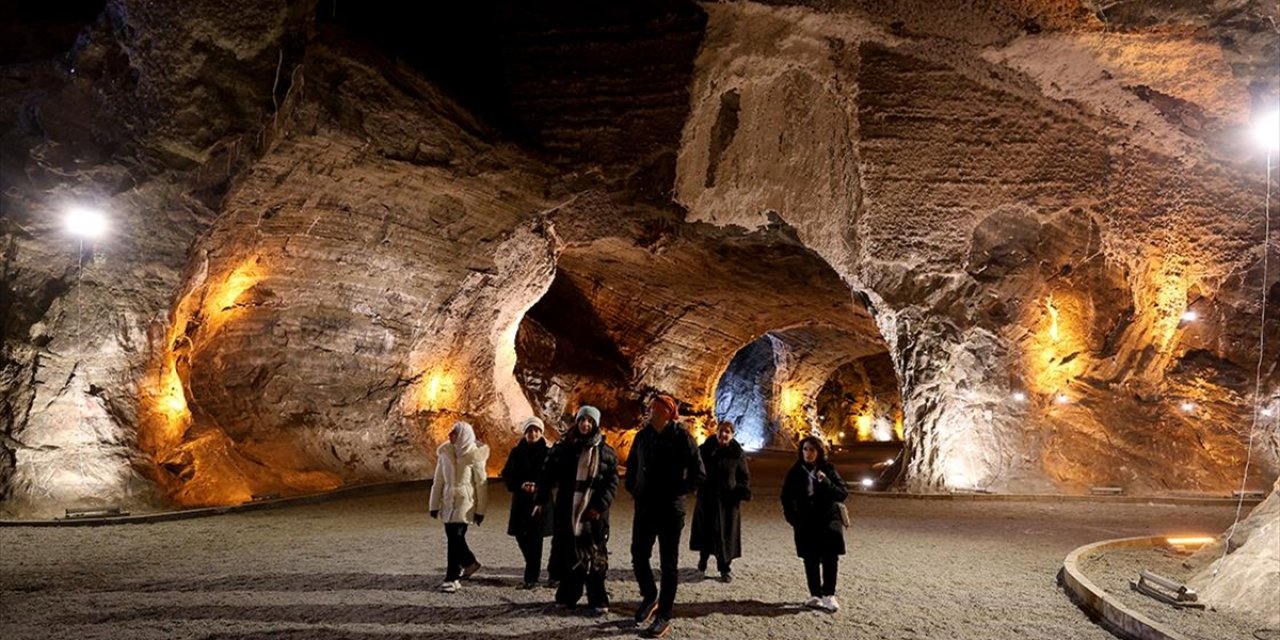 Iğdır'daki Tuz Terapi Merkezi Kış Aylarında da Turistleri Ağırlıyor
