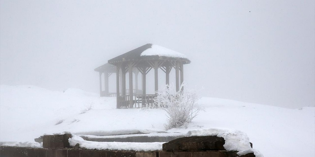 Bolu Dağı Ve Bitlis'te Sis ve Soğuk Hava Etkili Oldu