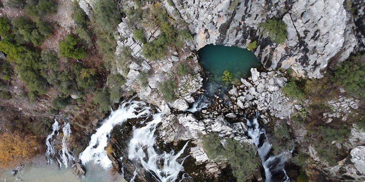 Uçansu Şelalesi Her Mevsim Ziyaretçilerin Rotasında