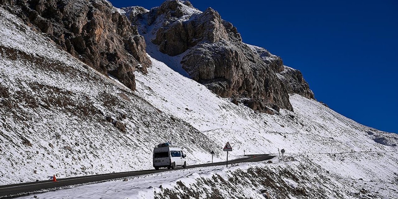 Van'ın Bahçesaray İlçesinde Taşımalı Eğitime 1 Gün Ara Verildi