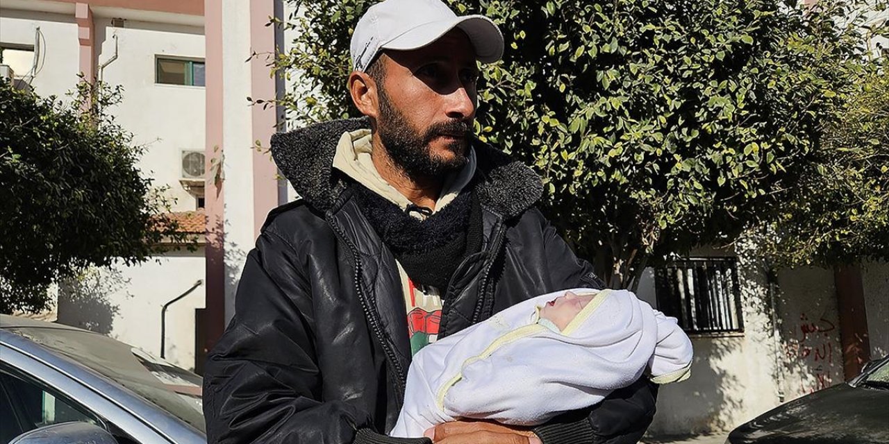 UNRWA, Gazze'de Soğuktan Donarak Ölen Bebek Sayısının 7 Olduğunu Açıkladı