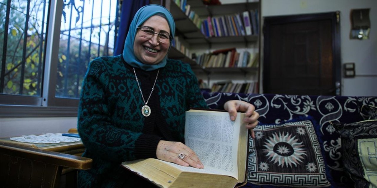 Golan'da Yaşayan Türk Asıllı Ayşe Kıyılı Sakladığı Ay Yıldızlı Yüzüğü Esed'in Devrilmesiyle Takabildi