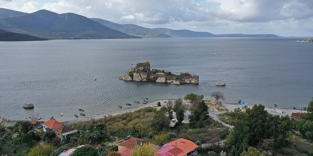 Herakleia Antik Kenti'ndeki Kazılarda Çıkarılan Bazı Eserlerde Pati İzlerine Rastlandı