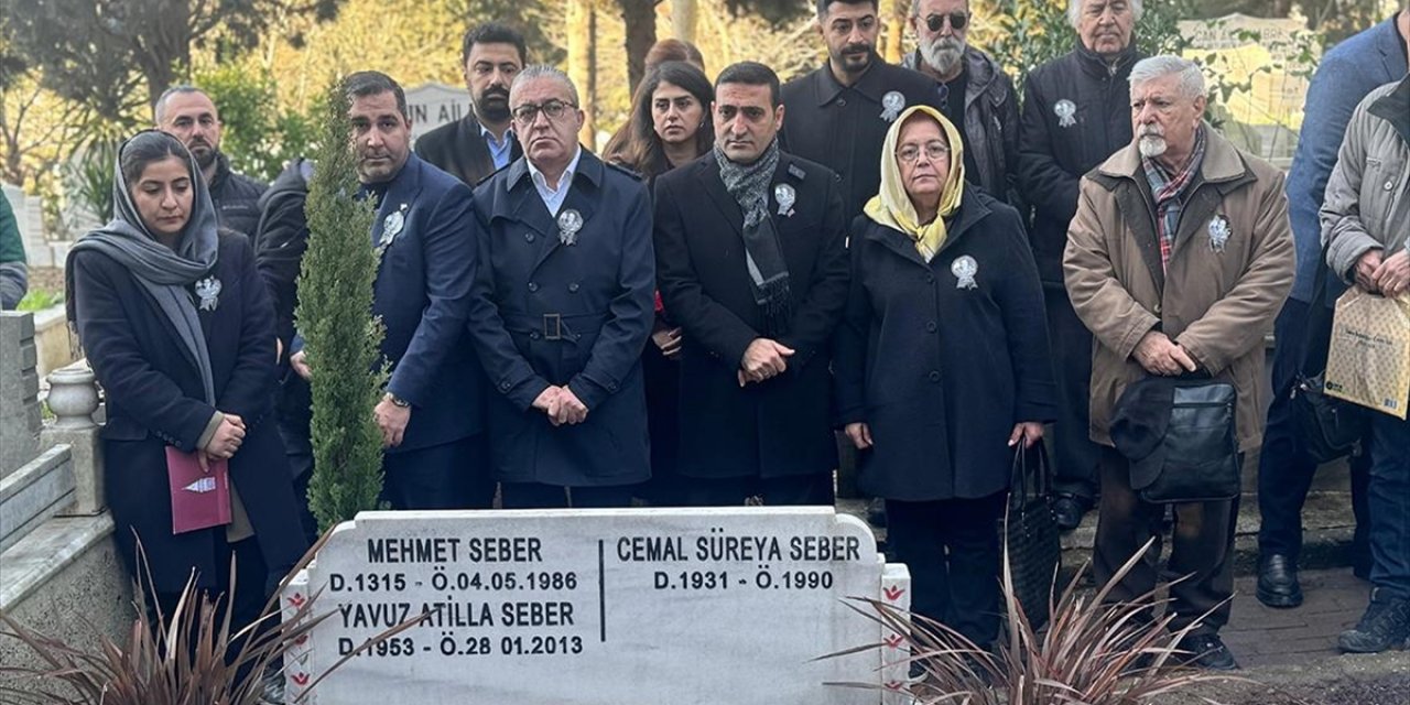 Şair Cemal Süreya Kabri Başında Anıldı