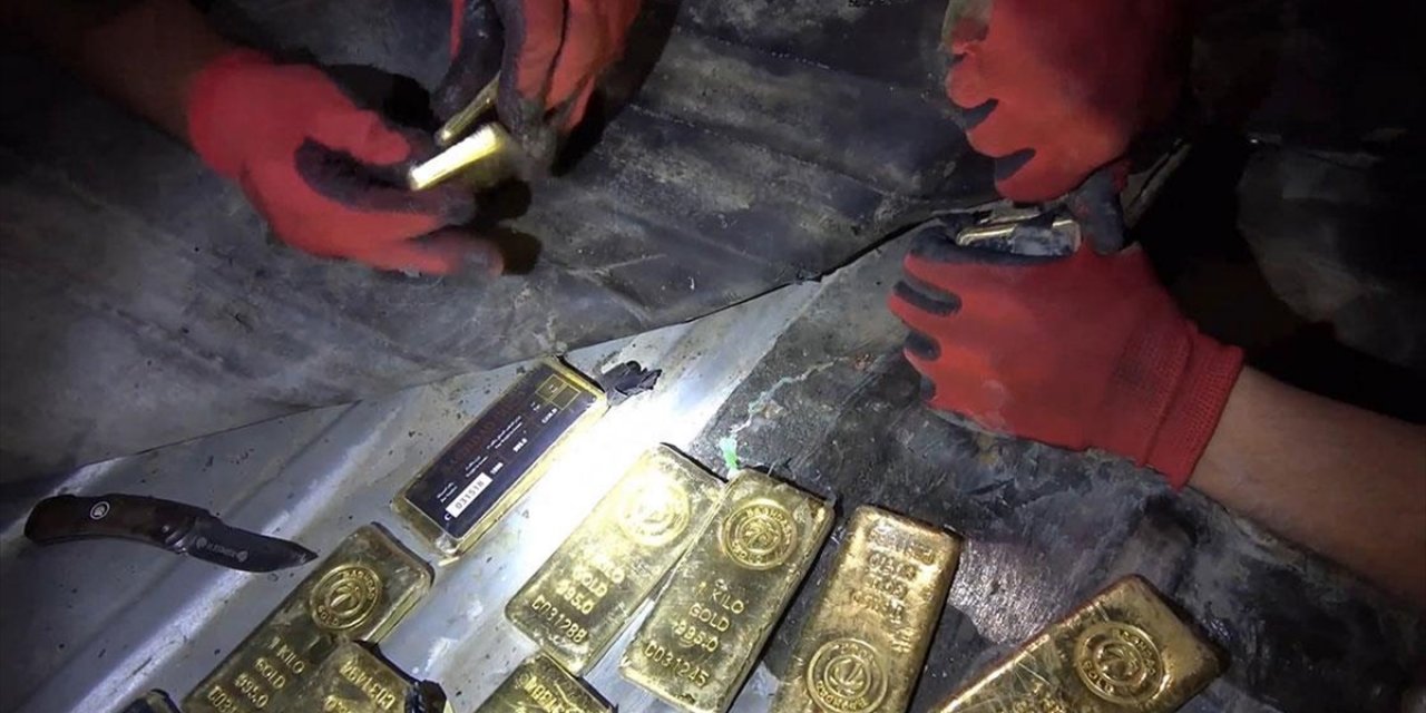 Van Polisi, Geçen Yılki Operasyonlarda 277 Kilogram Külçe Altın Ele Geçirdi