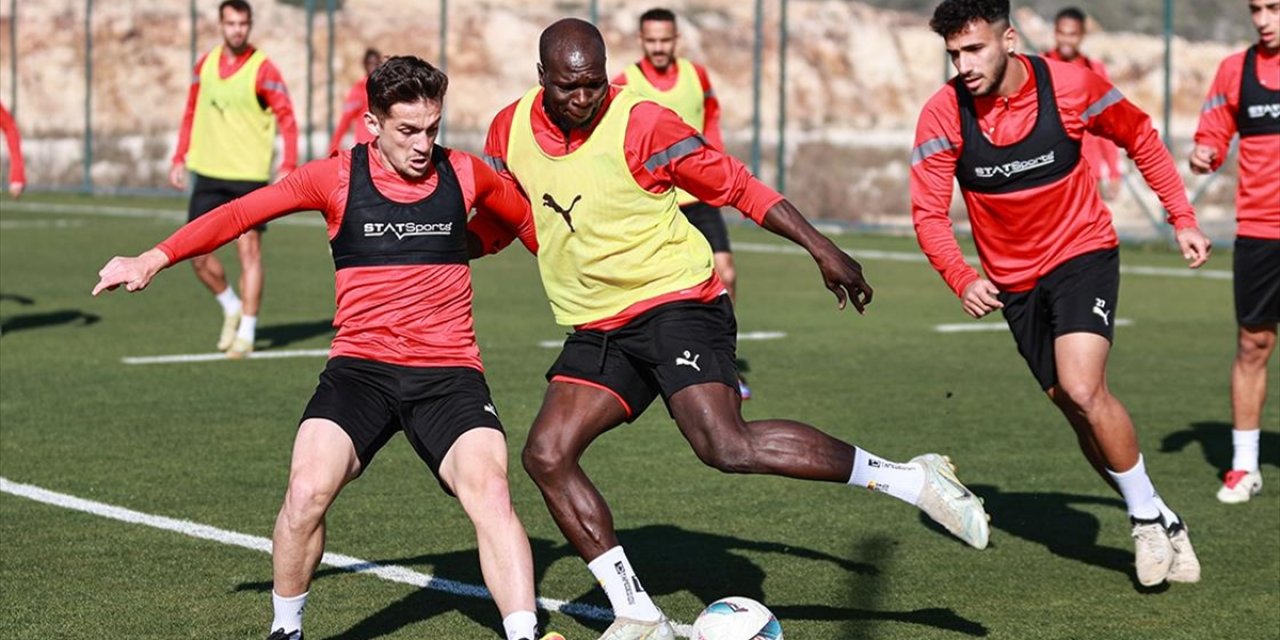 "Ateş Hattındaki" Hatayspor Çıkış Arayışında