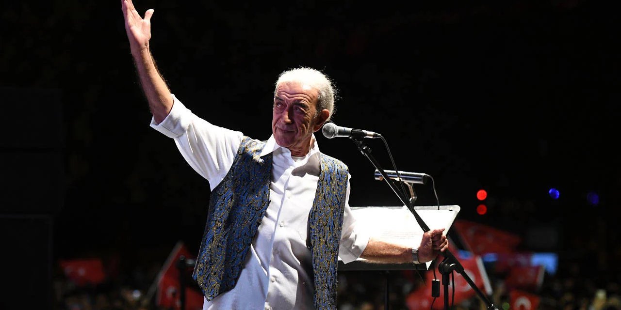 Yoğun Bakıma Kaldırılan Edip Akbayram Entübe Edildi