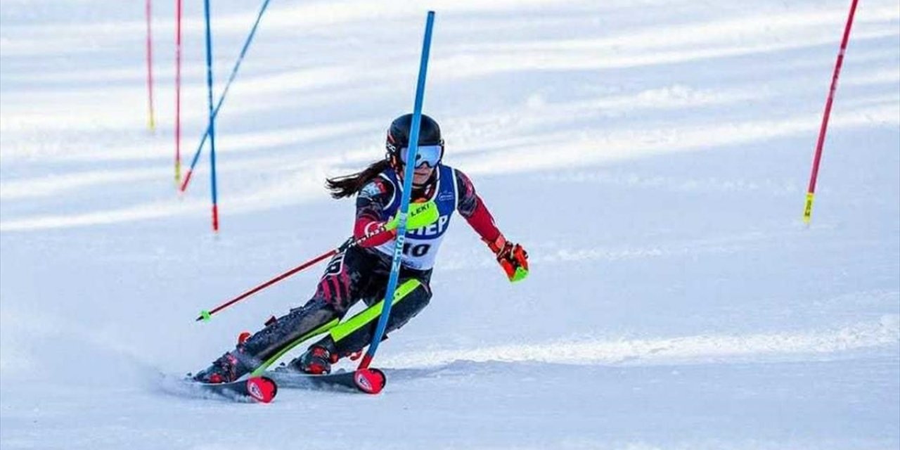 Milli Kayakçı Yıldırım, İtalya'da Bronz Madalya Kazandı