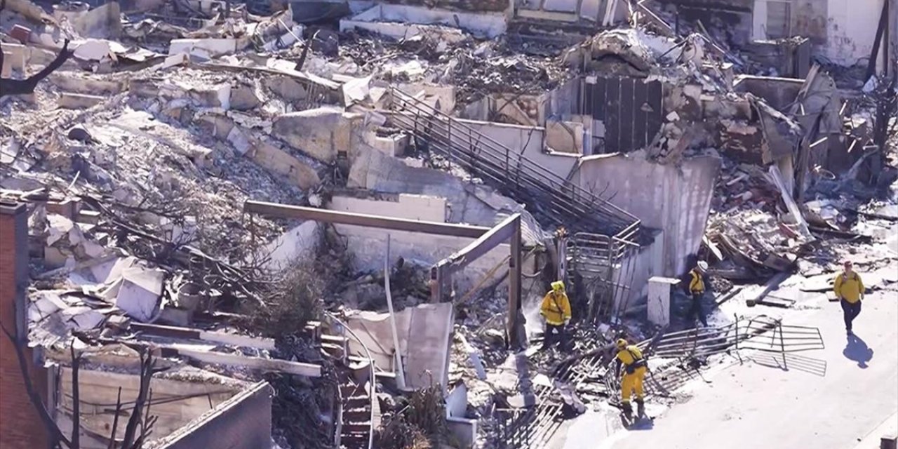 Los Angeles'ta Süren Yangınlarda Hala 100 Binden Fazla Kişi Tahliye Emri Altında Bulunuyor