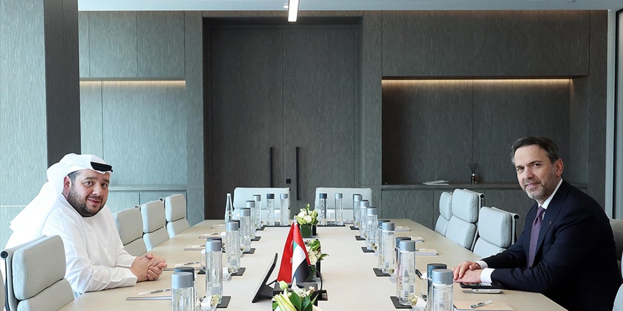 Bakan Bayraktar, BAE'de Enerjide İşbirliği Görüşmeleri Gerçekleştirdi