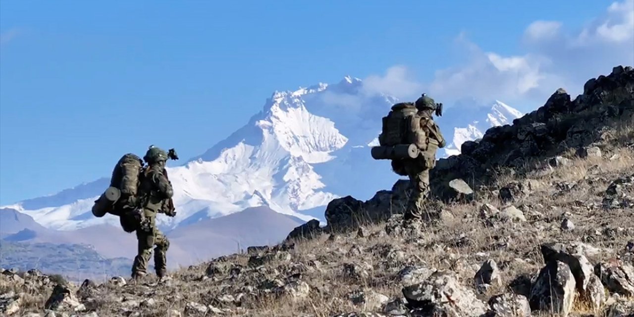 Kara Kuvvetleri Komutanlığı Uzman Erbaş Ve Sözleşmeli Er Alacak