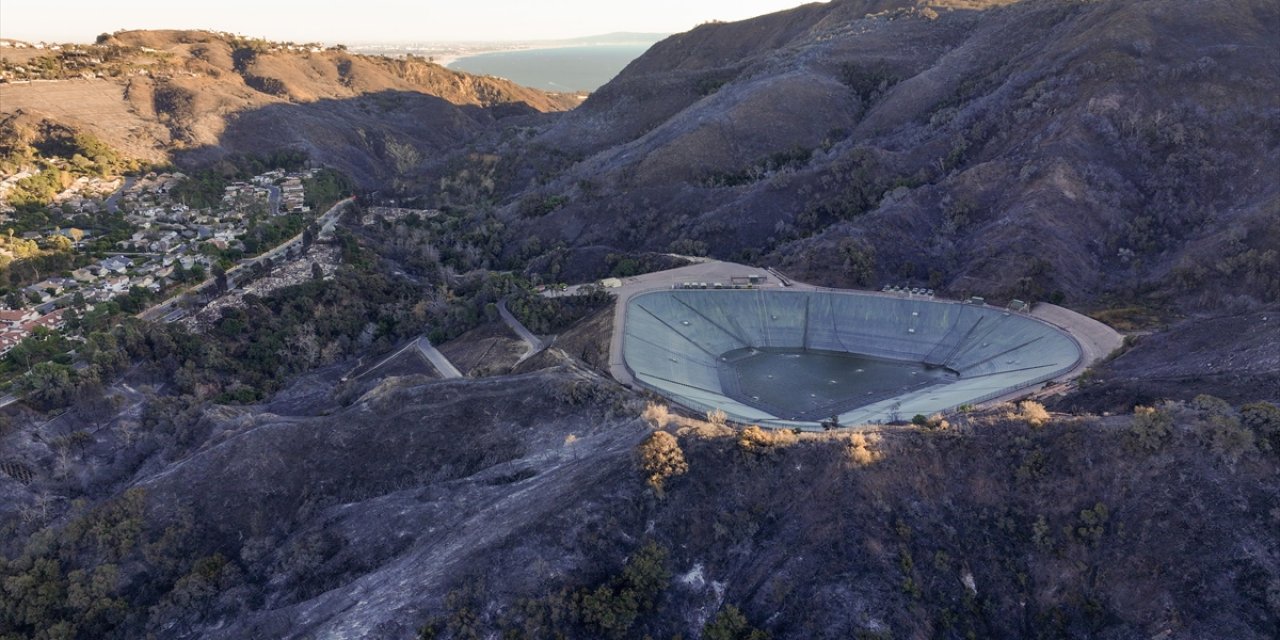 ABD'li Resnick Ailesi, Los Angeles Yangınlarındaki Su Krizinin Sorumlusu Olarak Eleştiriliyor