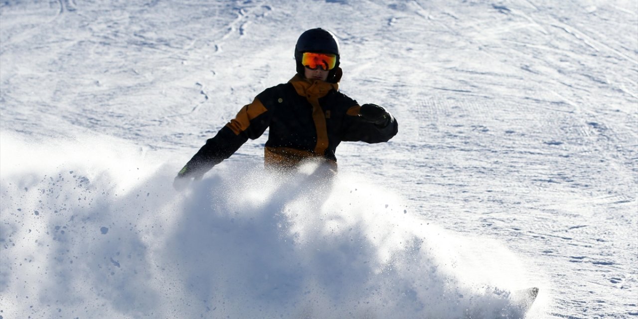Kayak Merkezlerinde En Fazla Kar Kalınlığı 130 Santimetreyle Palandöken'de Ölçüldü