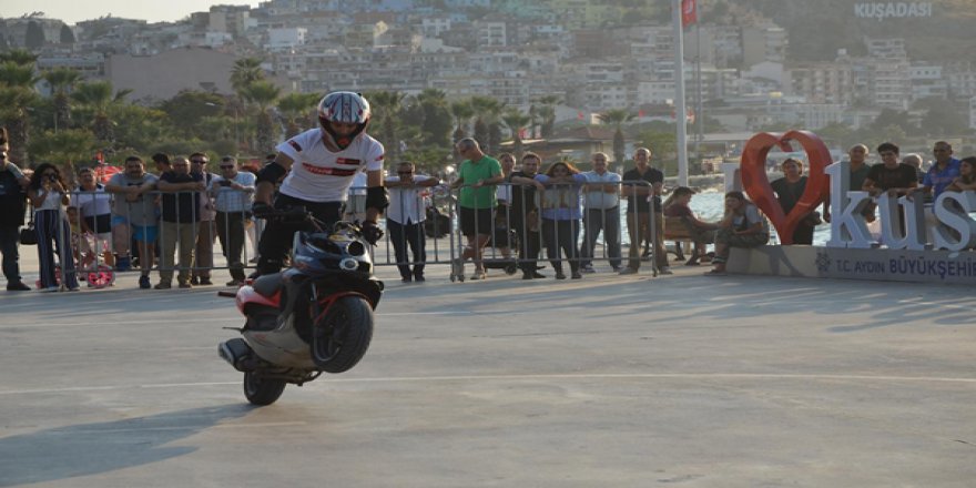 09 Route Kuşadası Motosiklet Karnavalı Motoshowla Başladı