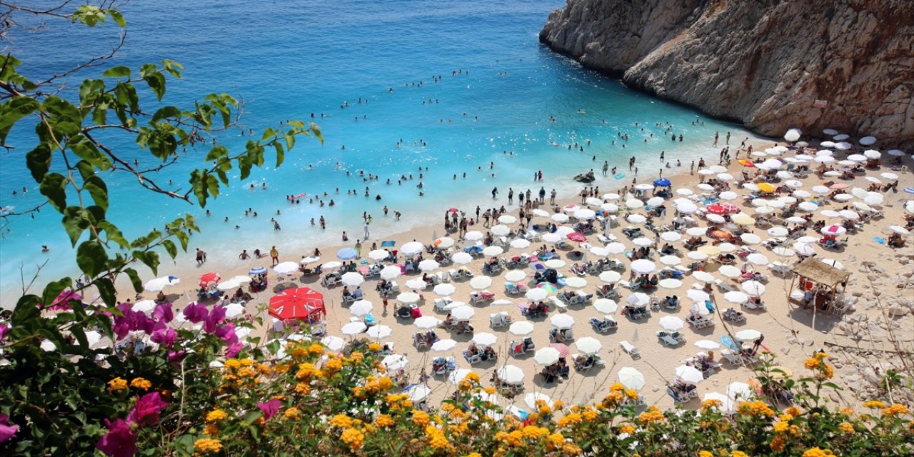 Antalya'da Geçen Sene Tatil Yapan Avrupalı Gurbetçi Sayısı 1 Milyonu Geçti