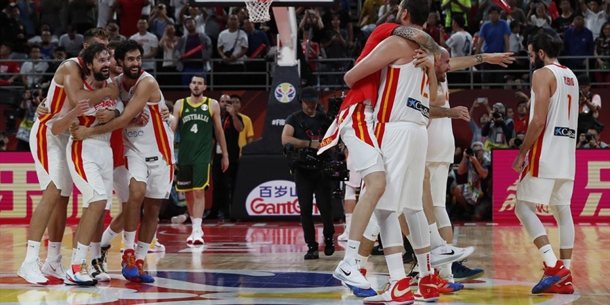 İlk Finalist İspanya