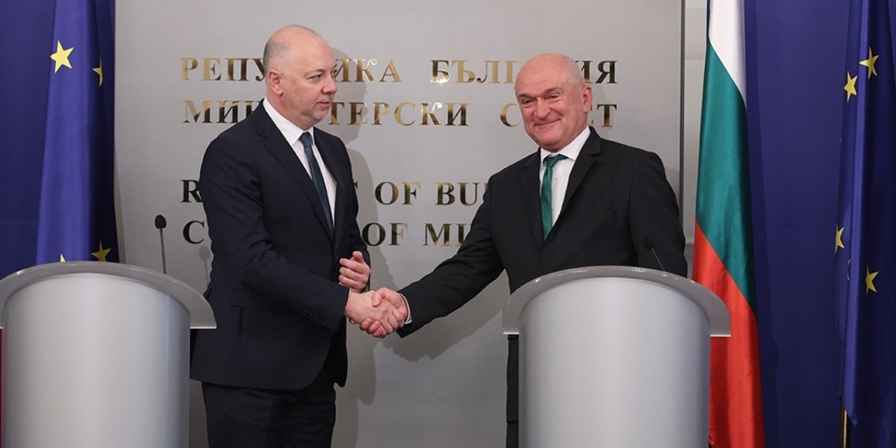 Bulgaristan'da Başbakan Jelyazkov'un Koalisyon Hükümeti Parlamentodan Güvenoyu Aldı