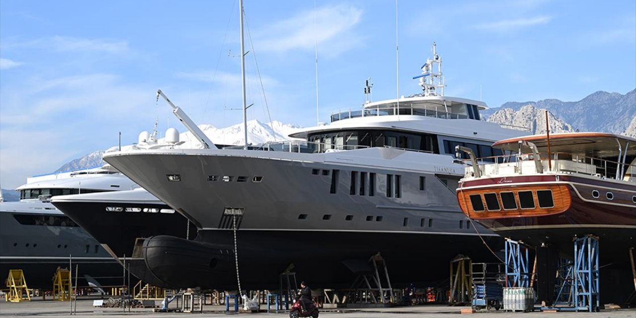 Antalya Serbest Bölge'de 25 Yılda 772 Lüks Yat Denize İndirildi