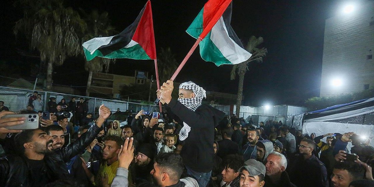 İsrail Başbakanı Netanyahu, Gazze'de Ateşkes ve Esir Takası Anlaşmasını Ertelemeye Devam Ediyor